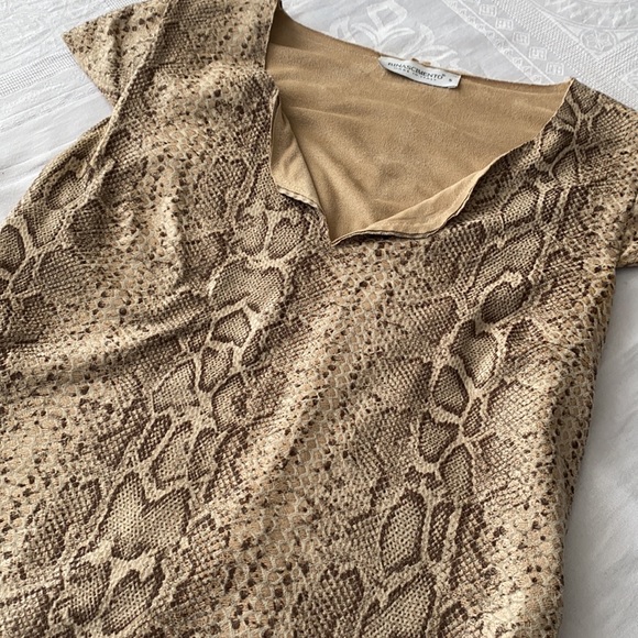 Cute, fun shift dress. Snakeskin pattern in neutral beige and browns. Size Small - Picture 7 of 13